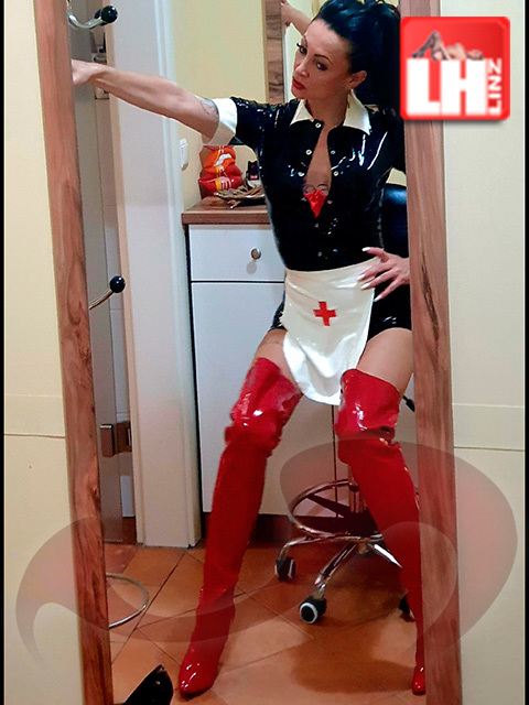  - Domina | BDSM:  Lady Diadora  in Oberösterreich  / Linz , Ignaz Mayer Strae 8 