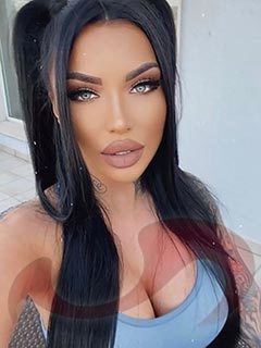  - Big Boobs | geile Titten:  Raffaellaa  in Wien  / Wien , Zollgasse 3 