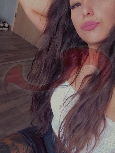  - Girls | Models | Callgirls:  Lola neu im Haus  in Oberösterreich  / Ottensheim , Keplerstrae 12 