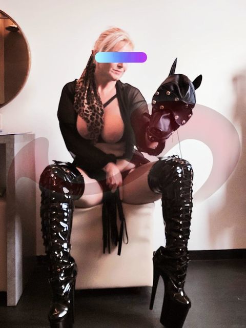 - Girls | Models | Callgirls: Vicky in Tirol / Innsbruck , Grabenweg 65